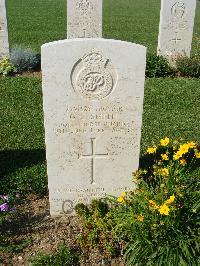 Sangro River War Cemetery - Smith, George Sinclair